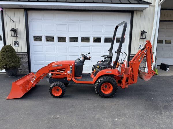 2006 Kubota BX24 Tractor Loader Backhoe - Image 2