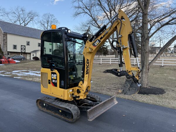 2019 Cat 301.8 Mini Excavator Cab Heat A/C - Image 3